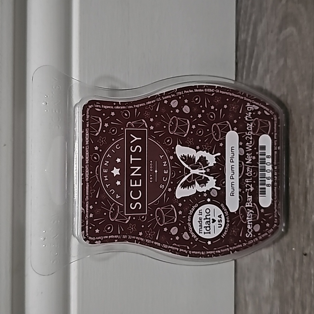 Scentsy Rum Pum Plum wax bar